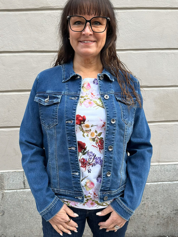 Jeansjacka mellanblå denim från Claire