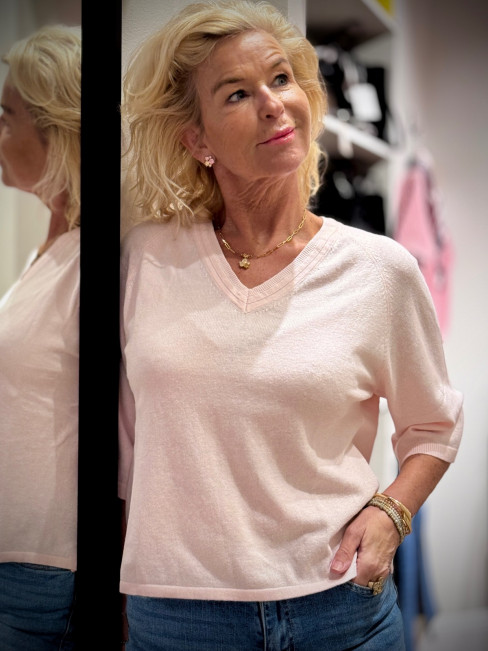 Topp Finstickad rose från Claire