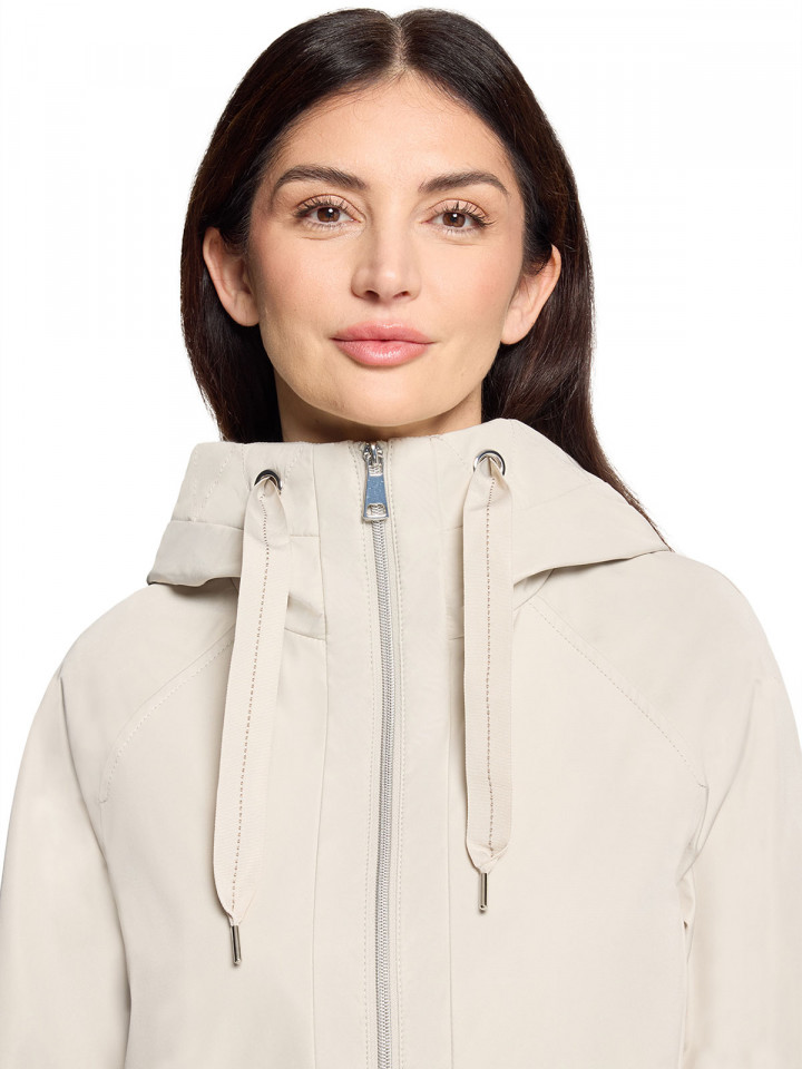 Väderjacka Sand från Betty Barclay