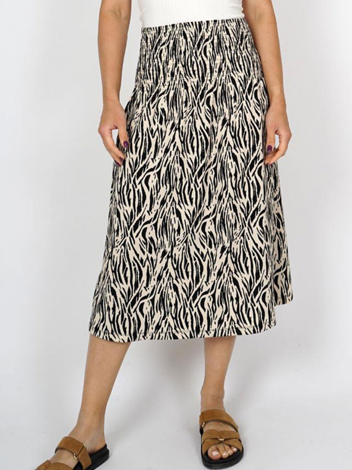 Krinklad och stretchig kjol sand/svart från M.X.O