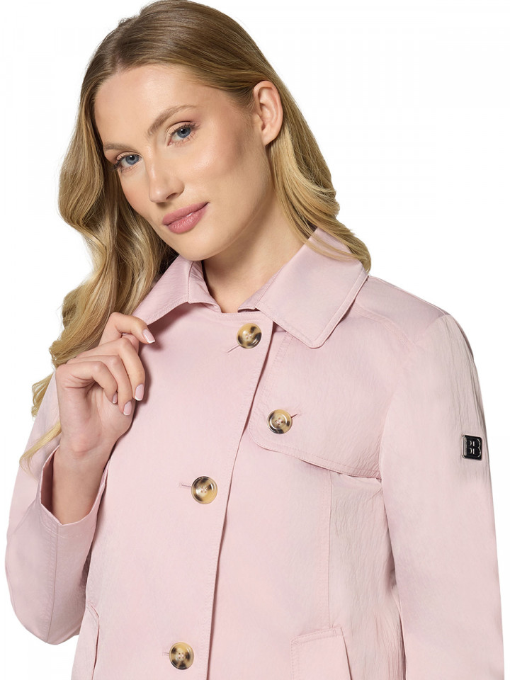 Kort trench ljusrosa från Betty Barclay