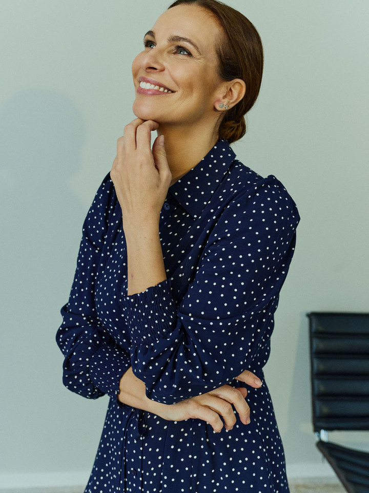 Viskosklänning Marin prick Kamila...