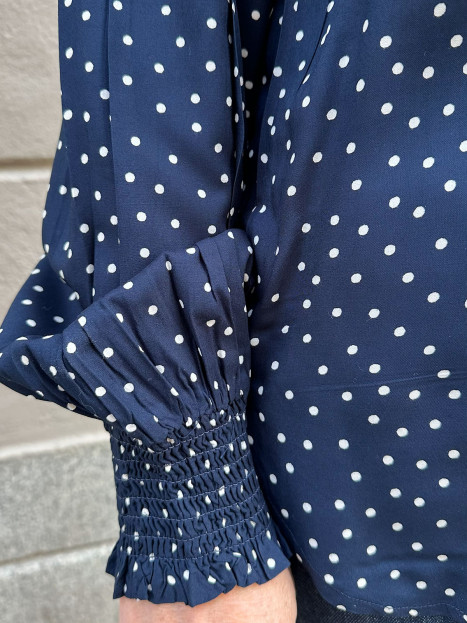 Viskosblus marin prick Rhona från Claire