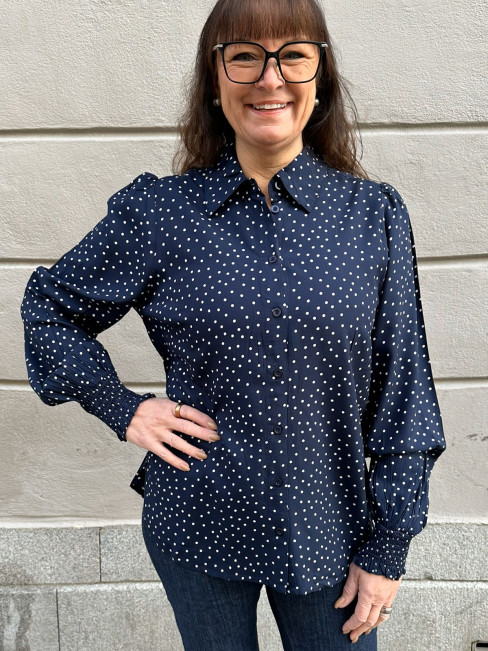 Viskosblus marin prick Rhona från Claire