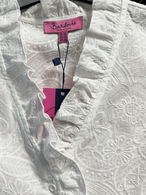 Broderad bomullsblus utan ärm Ruth vit från Bariloche 2