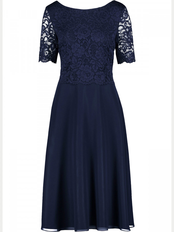 Klänning med spets marin från Vera Mont