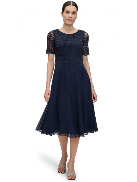 Klänning med spets marin från Vera Mont