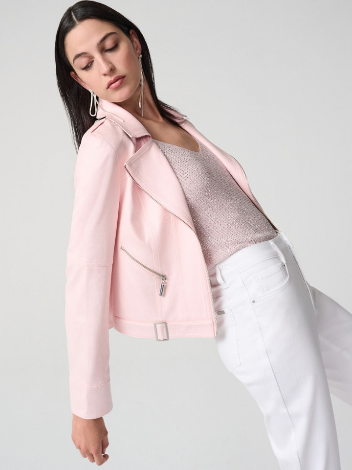 Jacka i skinnimitation puderrosa från...