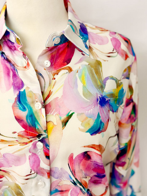 Viskosblus Licia blom från Sommermann 2