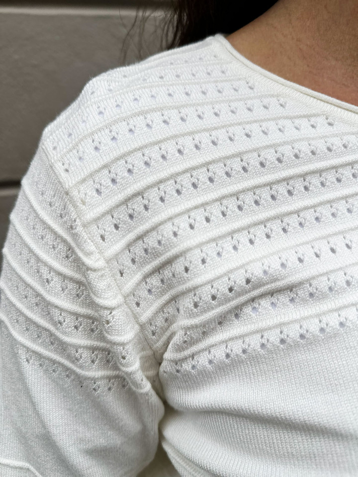 Mönsterstickad tröja vit från...