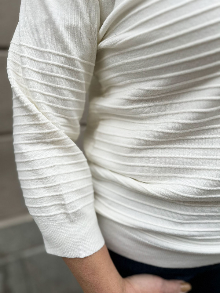 Mönsterstickad tröja vit från...