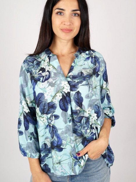 Viskosblus i blå toner från M.X.O