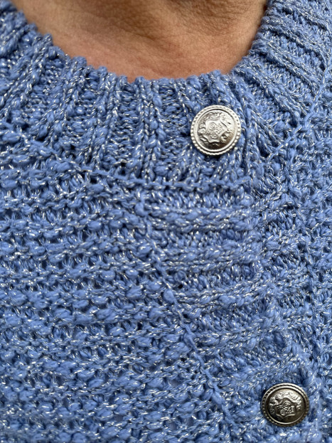"Chanelkofta" i dimblått bomullsgarn från Bloomings