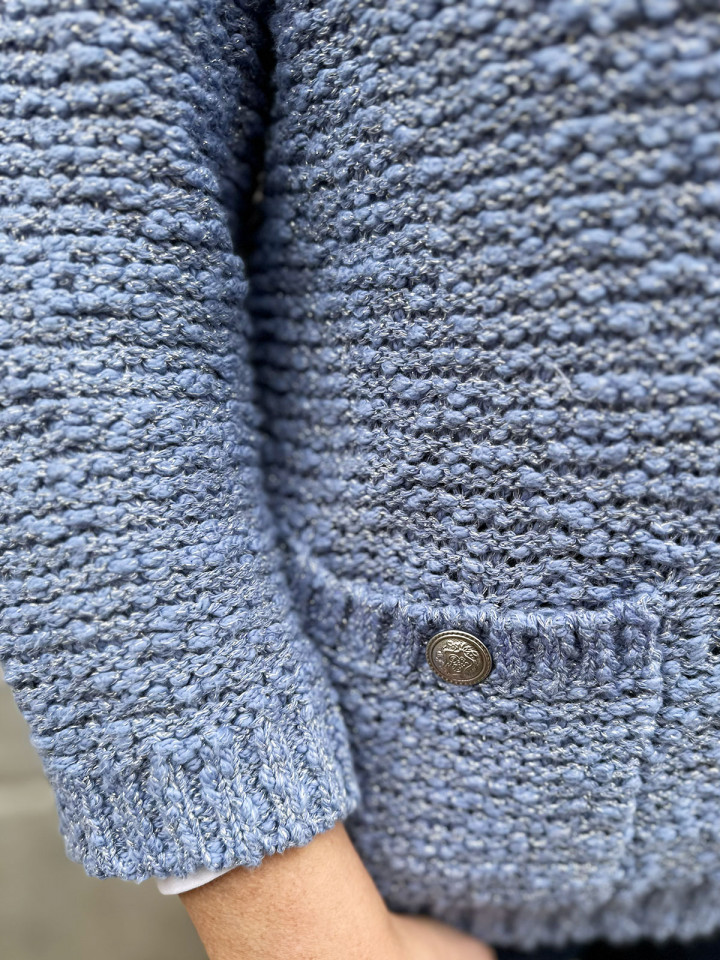 "Chanelkofta" i dimblått bomullsgarn...