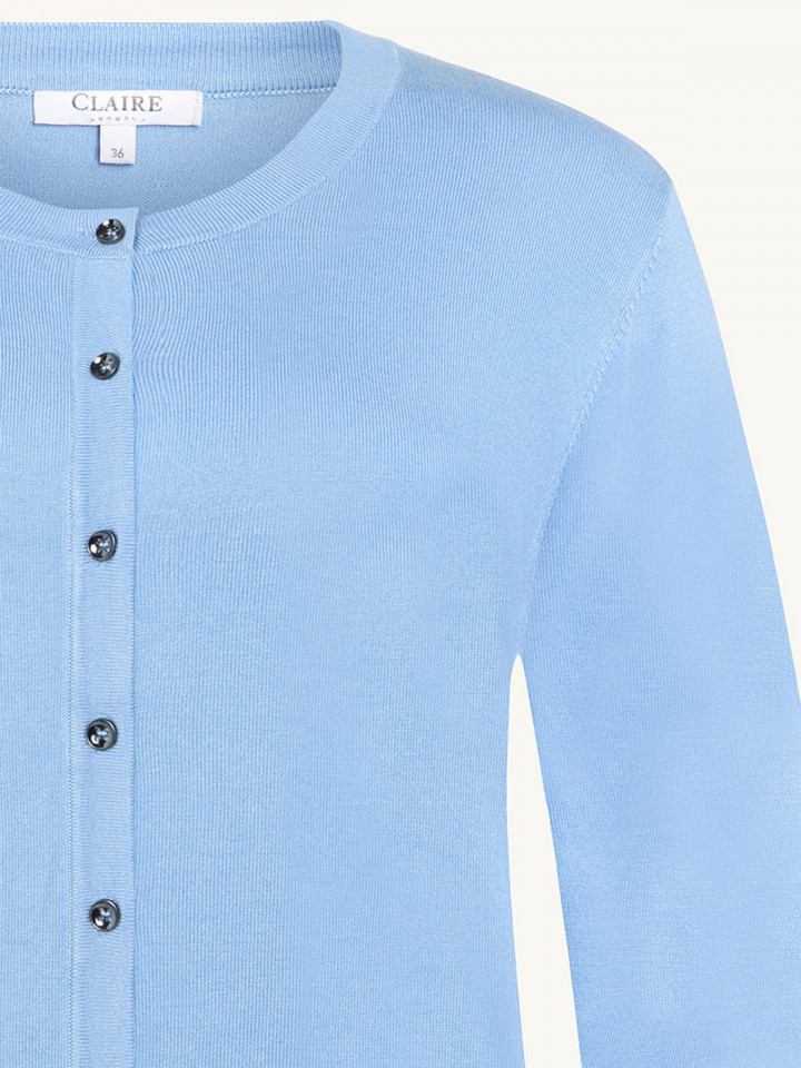 Finstickad kofta Camilla ljusblå från...