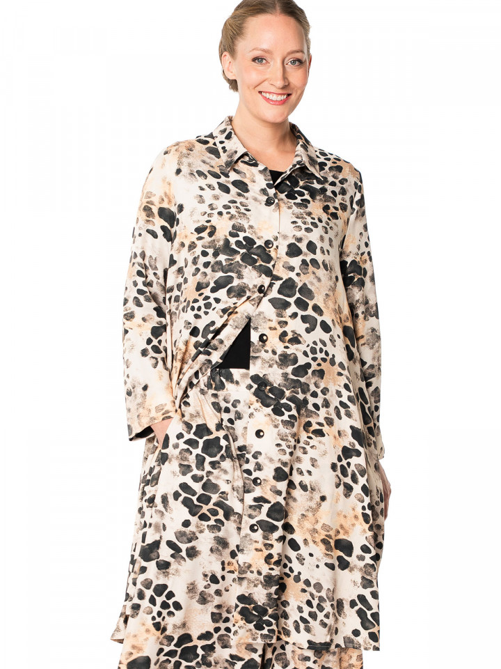 Lång blusjacka Nikki Tinge svart/sand från Aino