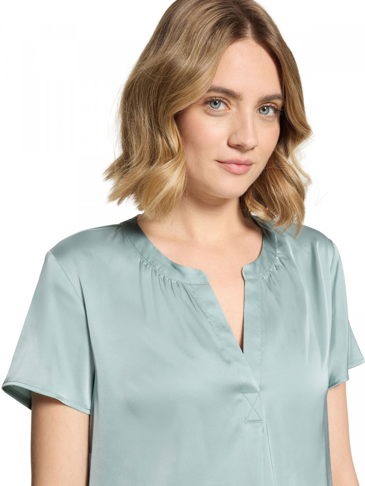 Satintopp sage från Betty Barclay