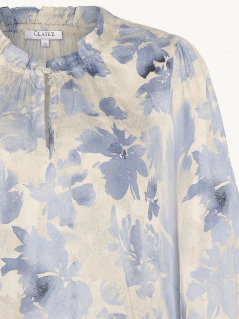 Satinblus Raquelle ljusblå från Claire