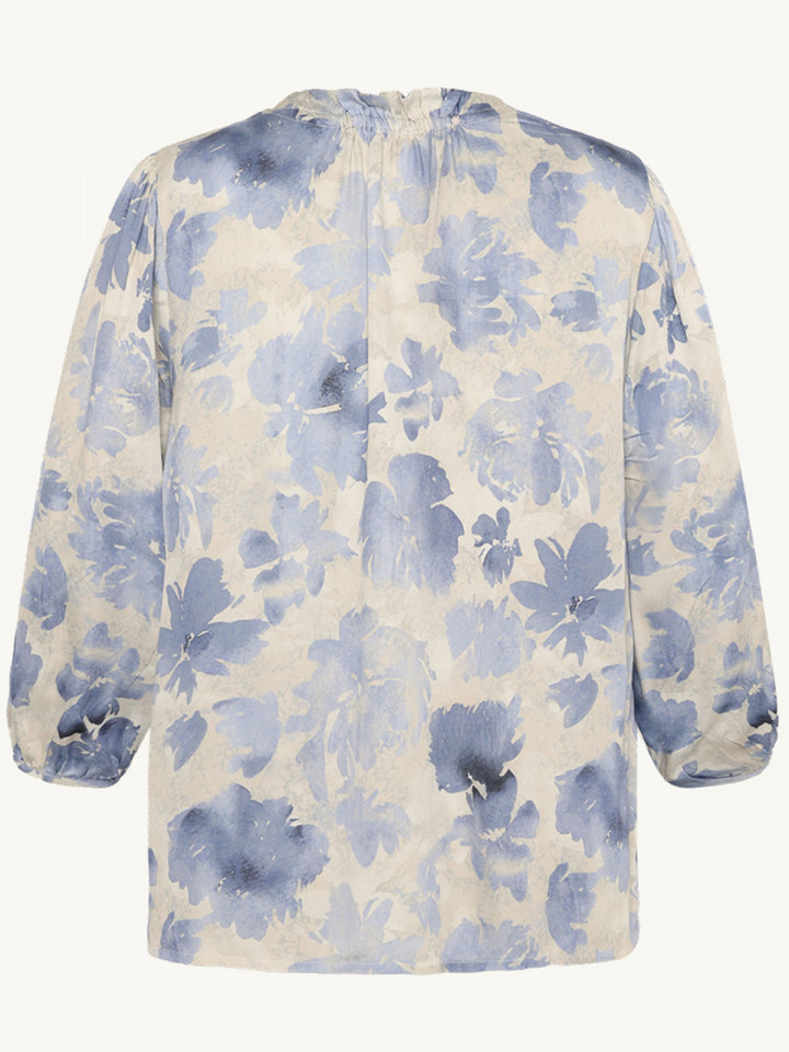 Satinblus Raquelle ljusblå från Claire