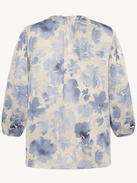 Satinblus Raquelle ljusblå från Claire