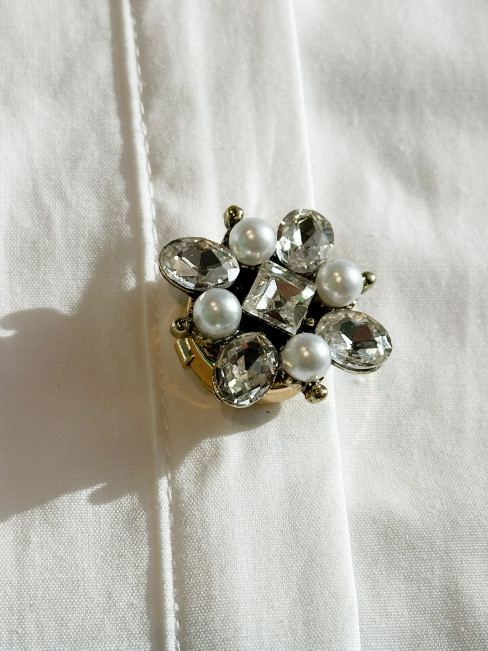 Dekorknapp fyrkant guld, strass och pearl