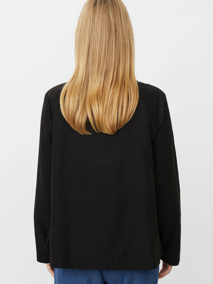 Vårjacka Tynna svart från Masai