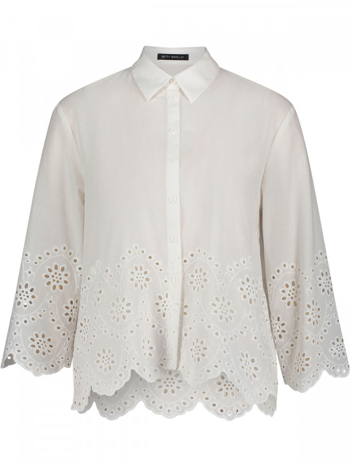 Blus vit med hålmönster och brodyr från Betty Barclay