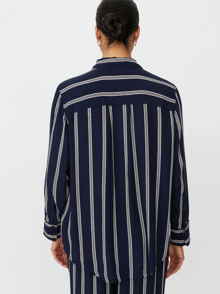 Skjorta Irvela marin från Masai