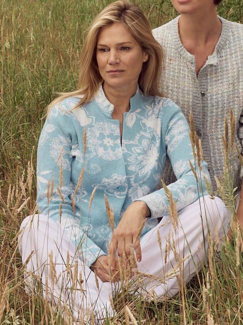 Finstickad kofta himmelsblå från Bloomings 2