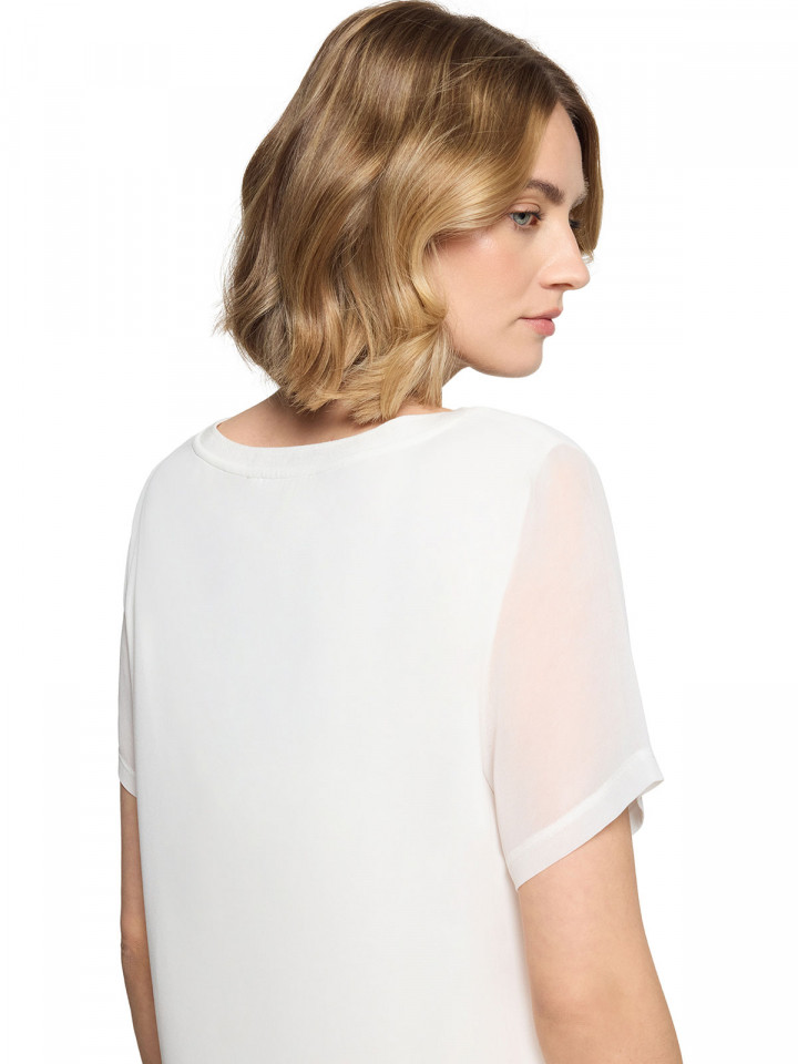 Chiffong- trikåtopp vit från Betty & Co