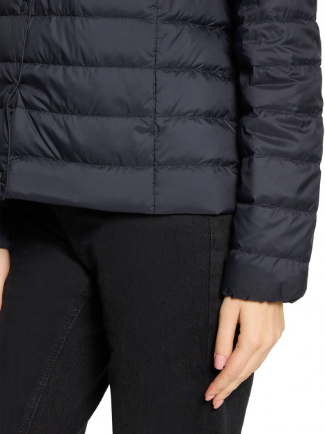 Lättdunsjacka marin från Betty Barclay