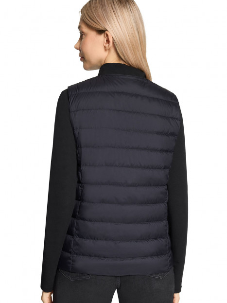 Lättdunsväst marin från Betty Barclay