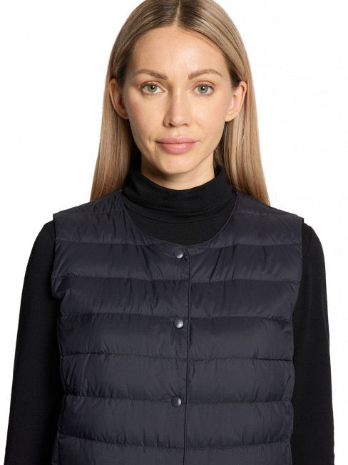 Lättdunsväst marin från Betty Barclay 2