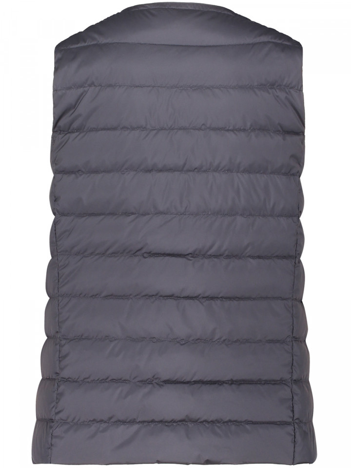 Lättdunsväst marin från Betty Barclay