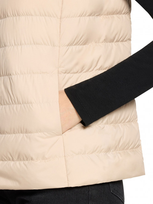 Lättdunsväst sand från Betty Barclay 2