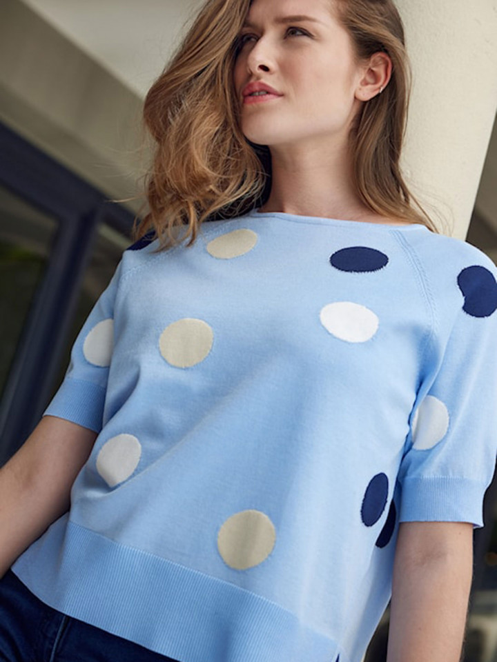 Finstickad topp blå prick från Sunday