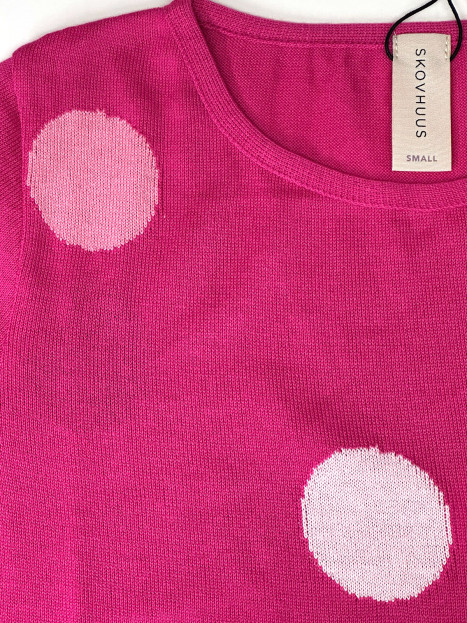 Finstickad tröja cerise prick från Skovhuus