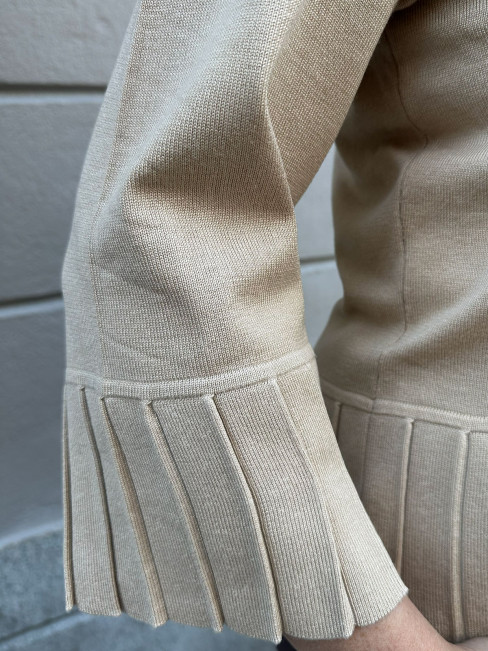 Finstickad tröja med Peplum Sand från Micha 2