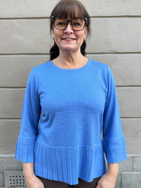 Finstickad tröja med Peplum Blå från Micha