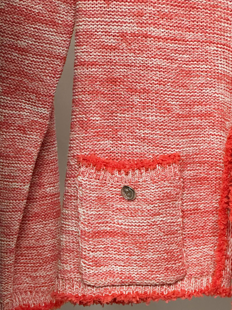 Avigstickad kofta röd från Skovhuus