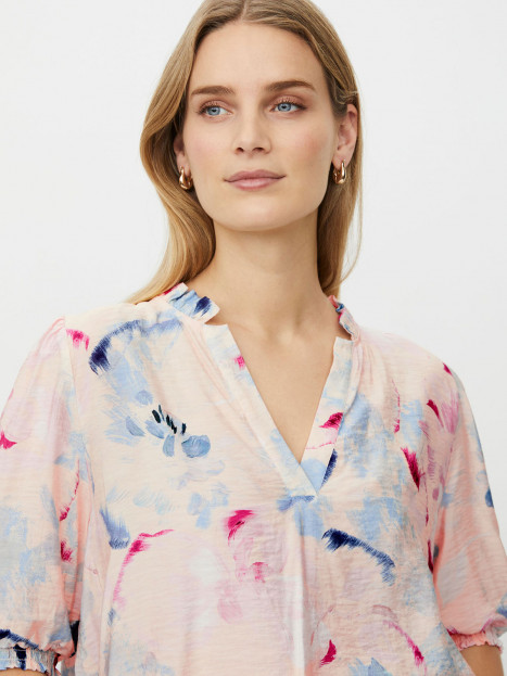 Blus Danessa creme och pastell från Masai