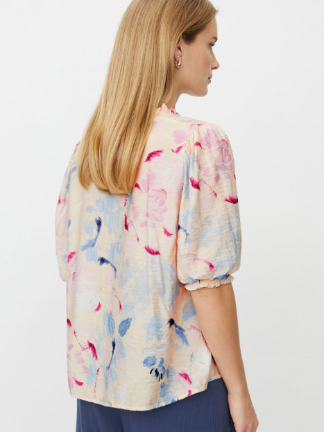 Blus Danessa creme och pastell från Masai