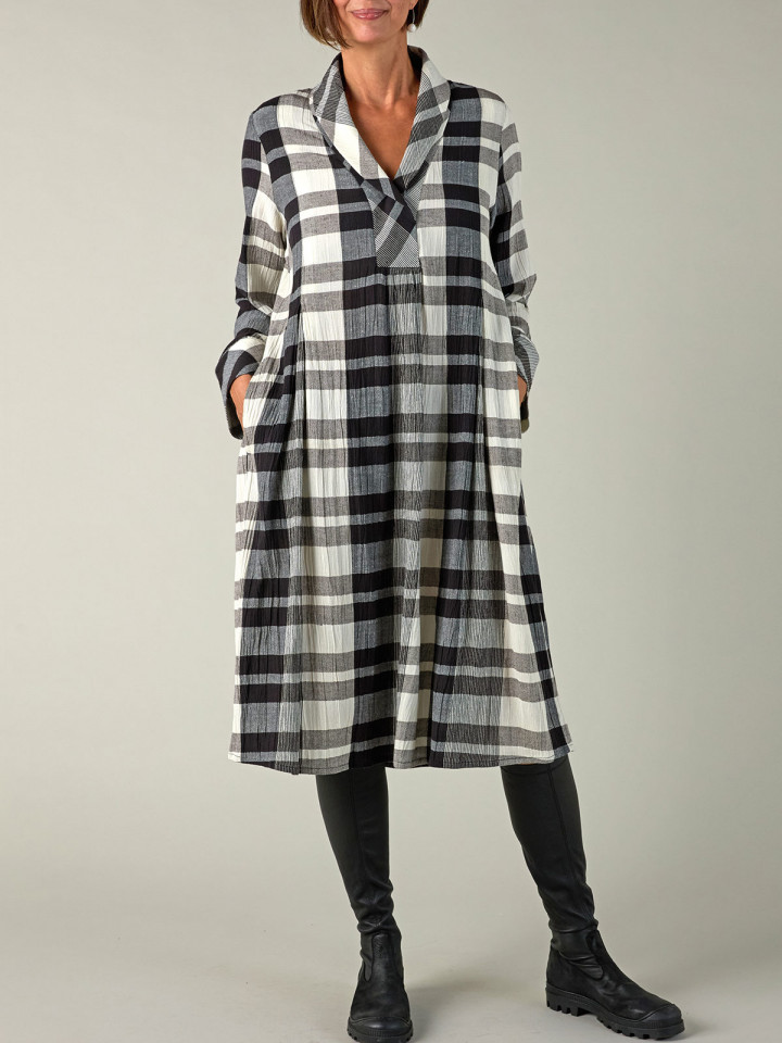 Klänning svart/creme från Sahara