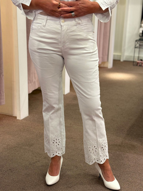 Jeans Dream Kick 7/8 vit brodyrkant från Mac