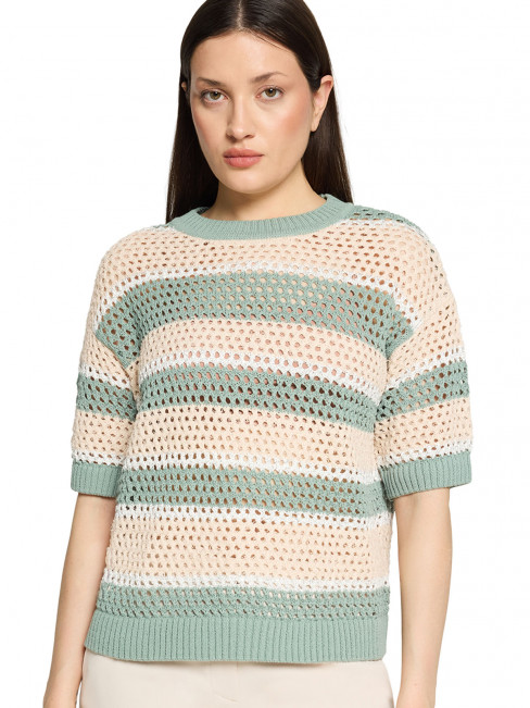 Stickad tröja grön/creme från Betty & Co