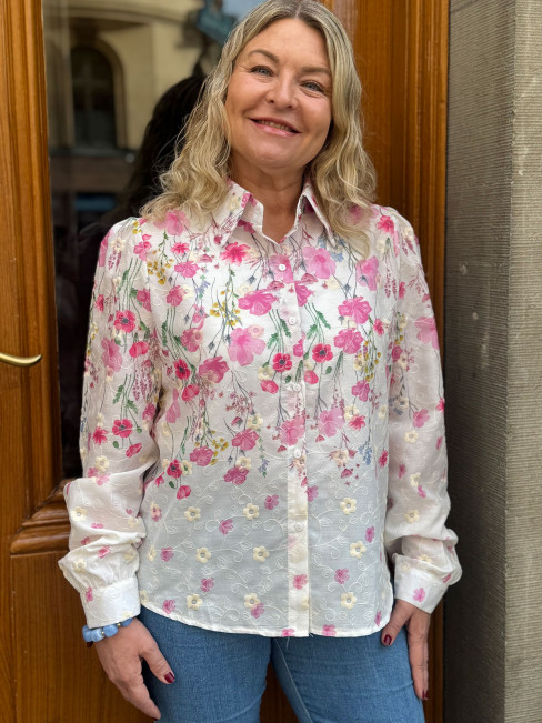 Blomsterblus med broderi från D'olive verte
