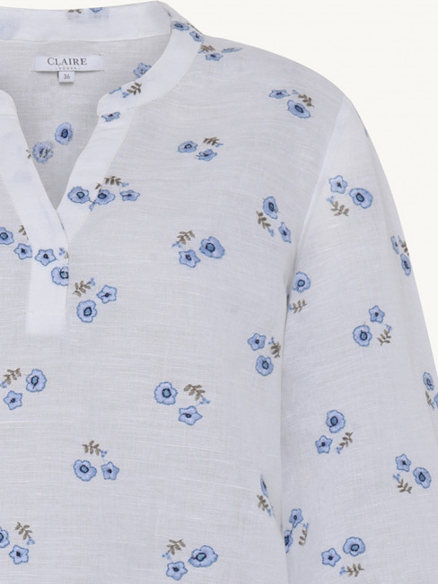 Blus Rikkeliza vit blå brodyrblom från Claire 2