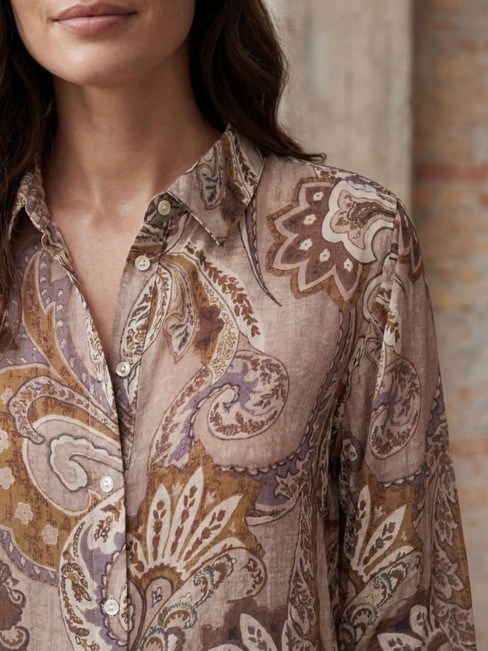 Blus Lotta brun paisley från Isay 2