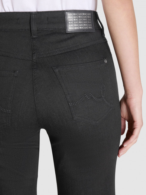 Jeans Laura svart denim från MAC 2