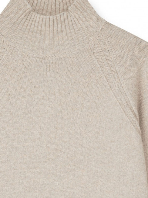 Stickad ulltröja Gemma light sand från SibinLinnebjerg 2